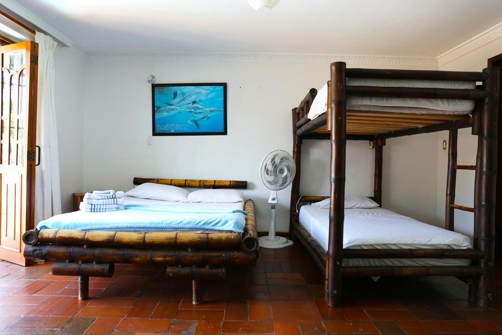 La Pinta Boogaloo Hostel Cali Exterior photo
